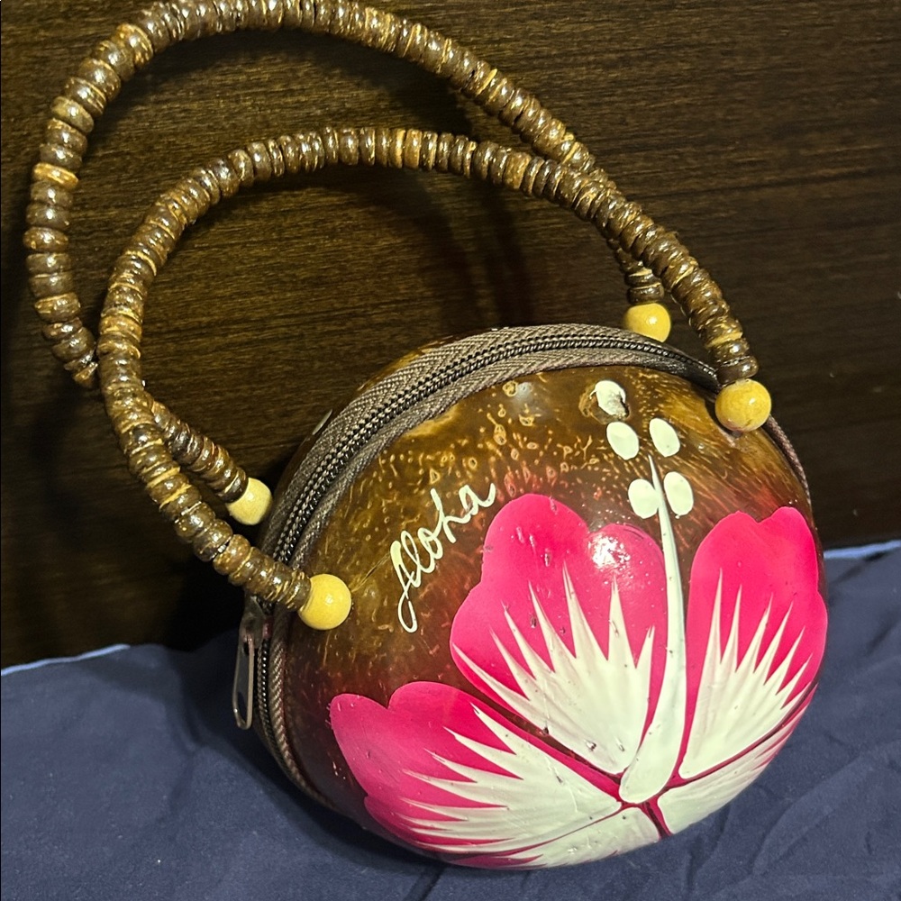 Coconut Clutch - Picture 2 of 10